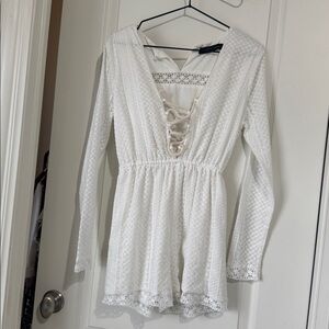 House of Harlow 1960 White Garment